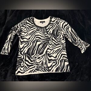 Zebra Print Long Sleeve Top. JonesWear. XL. Gently used.